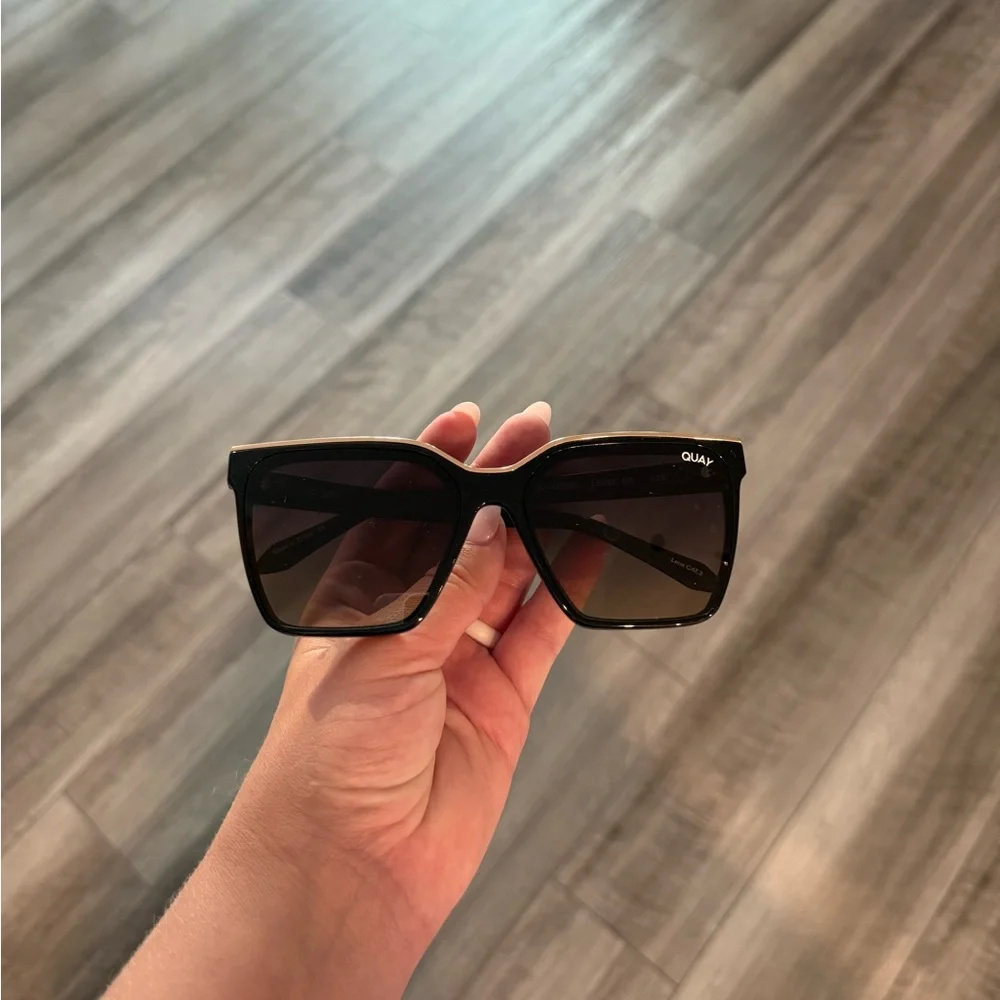 Best selling Quay Black/Gold Polarized sunglasses